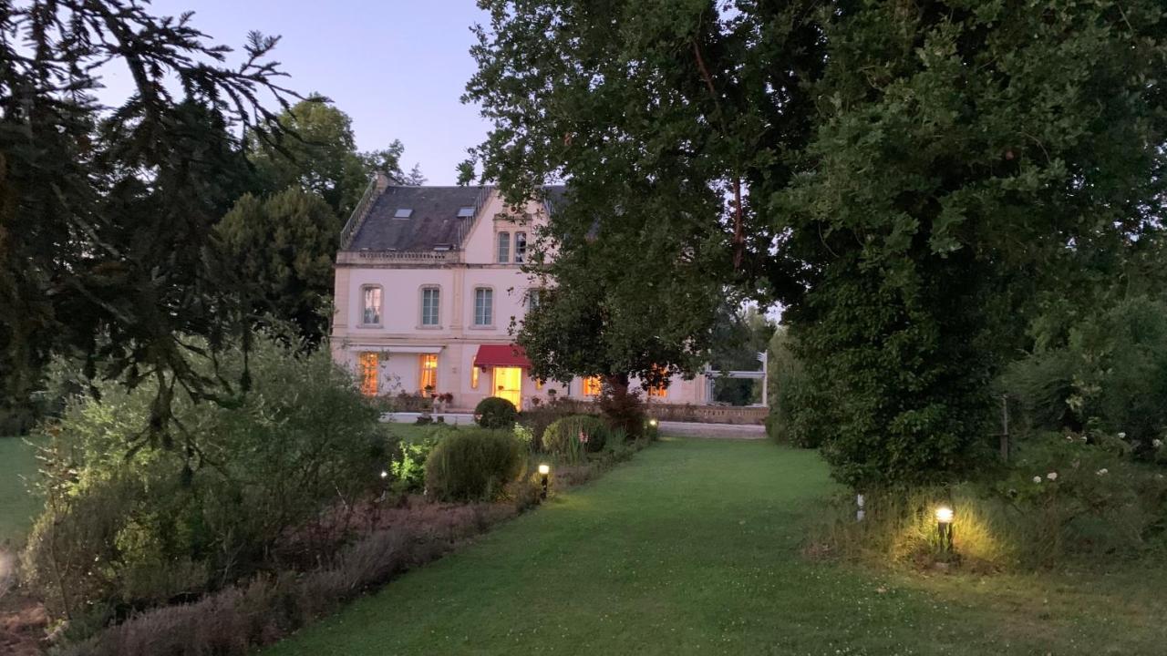 Le Manoir De Bellerive Hotell Le Buisson-de-Cadouin Exteriör bild