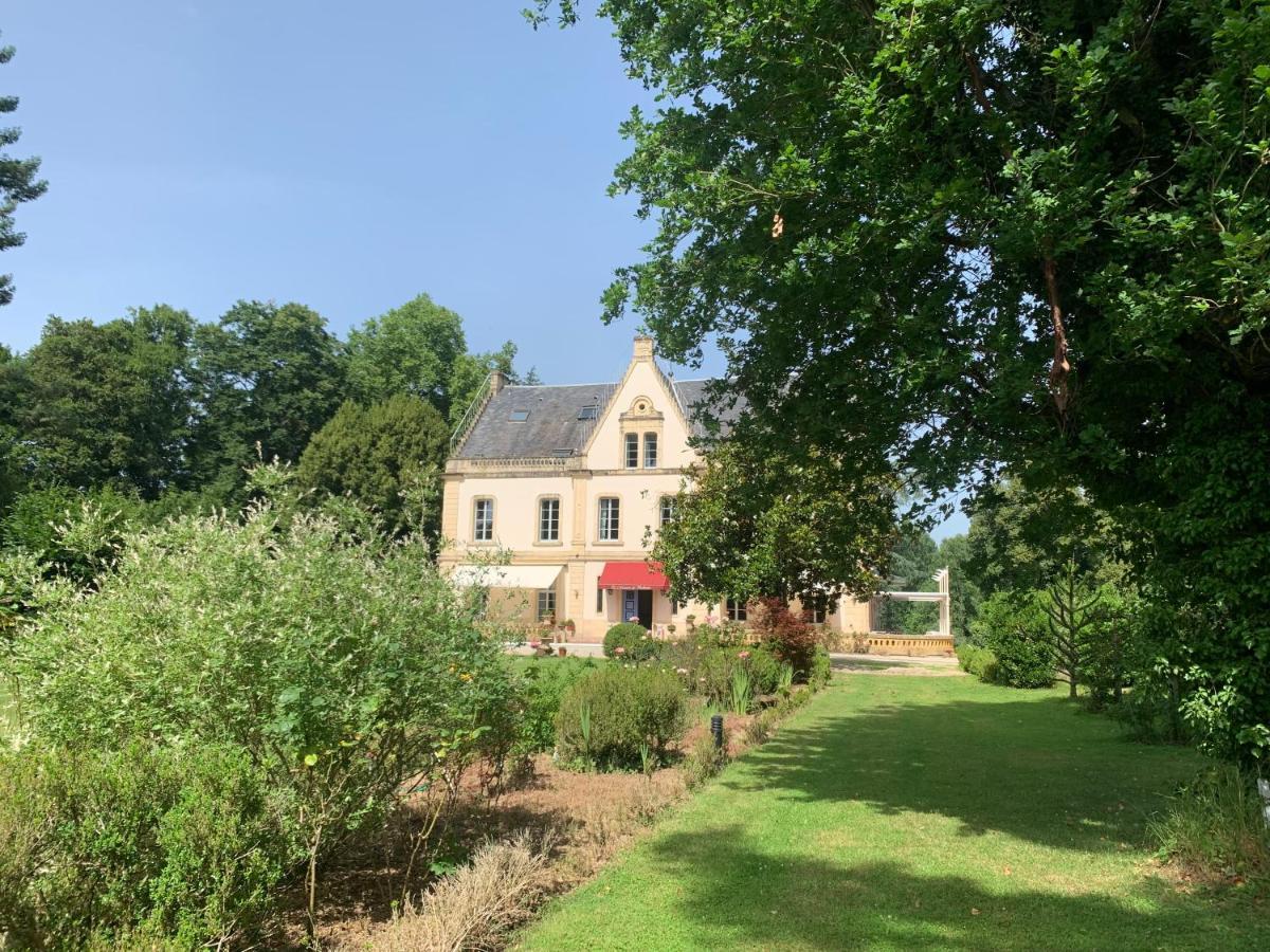 Le Manoir De Bellerive Hotell Le Buisson-de-Cadouin Exteriör bild