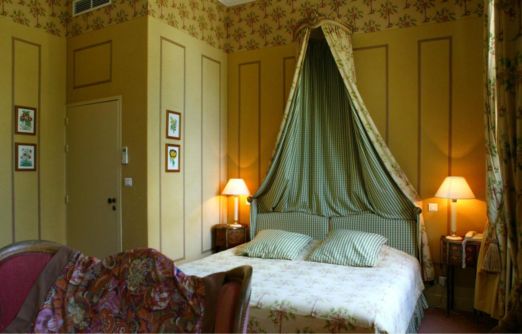Le Manoir De Bellerive Hotell Le Buisson-de-Cadouin Exteriör bild