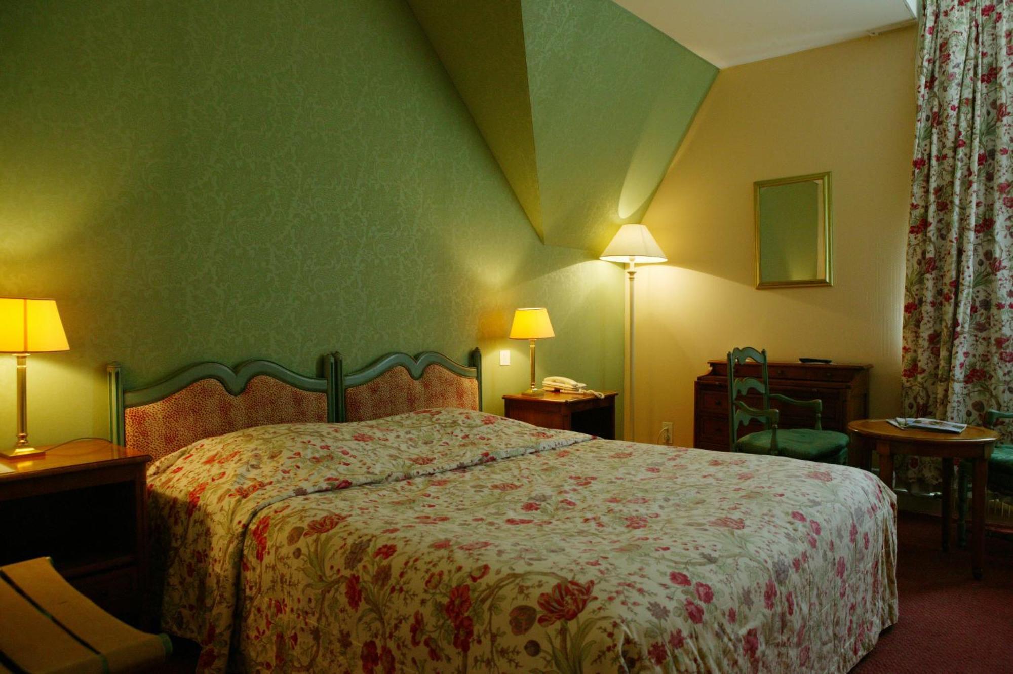 Le Manoir De Bellerive Hotell Le Buisson-de-Cadouin Exteriör bild